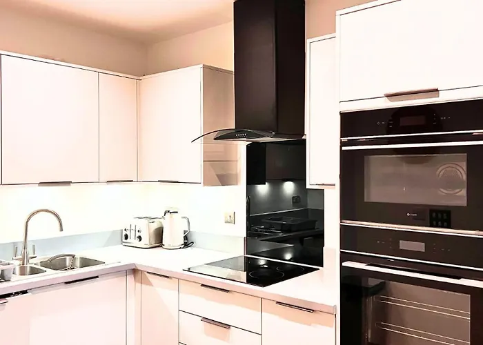 Free Parking Heart Of بريستول